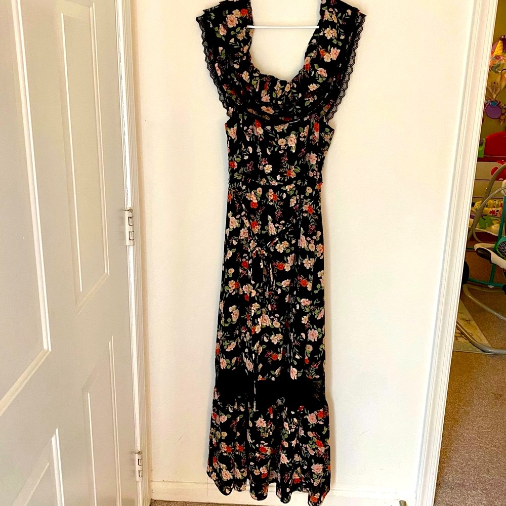 City Chic Floral Maxi Dress with Lace Detailing